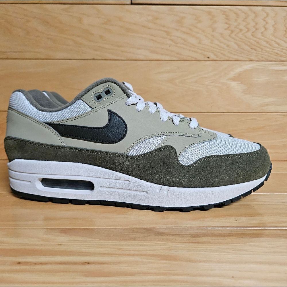 Nike Air Max 1 Medium Olive Sequoia Green Size 10 AH8145-201
